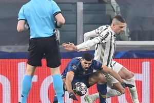 Merih Demiral 20 gn sahalardan uzak kalacak