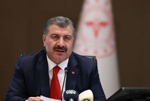 Fahrettin Koca'dan aklamalar