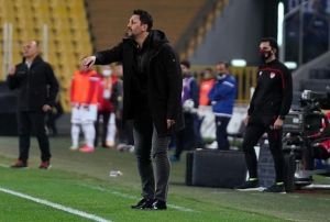 Erol Bulut: Rakip ofsayt olan pozisyondan gol buldu