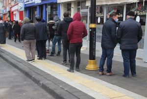 Ucuz et kuyruu pandemiyi unutturdu