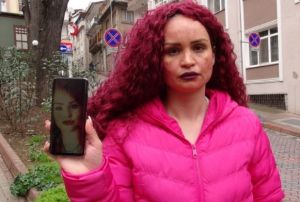 Yzndeki lekeleri sildirmek iin gitti, hayatnn okunu yaad