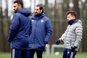 Fenerbahe'de Emre Belzolu ilk antrenmanna kt