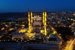Trk-slam mimarisinin gzbebei Selimiyede 4 asrlk gelenek