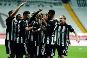 Beiktata ampiyonluk arklar sylenmeye baland