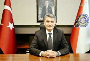 Emniyet Mdr Zeybek, emekliliini istedi