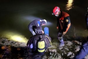 Serinlemek iin glete giren 2 ocuk boularak ld