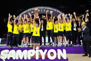 Fenerbahe, ampiyonluk kupasn kaldrd