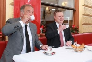 Bir lke daha normalleiyor