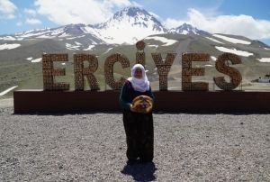 75 yllk mrnde uzaktan grd Erciyes'e ilk defa kt