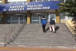 Kayseri merkezli 4 ilde FET operasyonu: 15 gzalt karar
