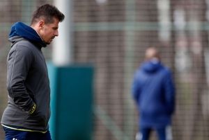 Fenerbahe'de Emre Belzolu ile yollar resmen ayrld