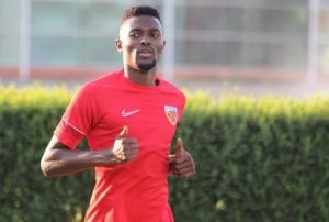 Kayserispor Mensah ile ilgili kararn verdi