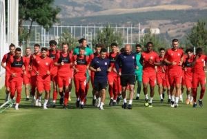 almbay: Petrocub mana yzde yz konsantreyiz
