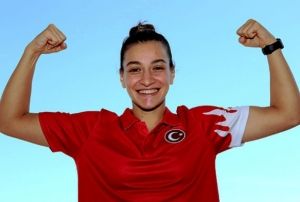 Buse Naz akrolu olimpiyat madalyasn garantiledi