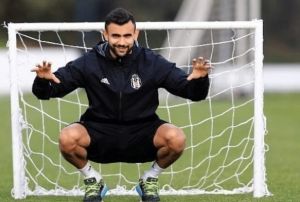 Beikta, Ghezzal iin Leicester City ile anlat