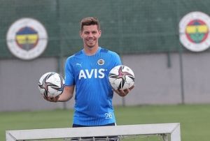 Burada mutluyum ama futbolda her ihtimal sz konusu 