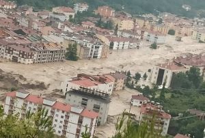 Kastamonu'da iddetli ya sele neden oldu