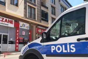 Eini ve kzn av tfeiyle ldrp intihar etti