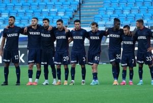 Trabzonspor, lige galibiyetle balamak istiyor