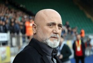 Kayserispor taraftarndan 'Hikmet Karaman' isyan