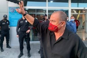 Terimin elini pen taraftar: Hocam sakn takm brakmayn