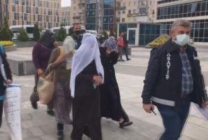 Evlerden hrszlk yapan 4 kadn sust yakaland
