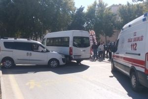 renci servisi kaza yapt: 2 yaral
