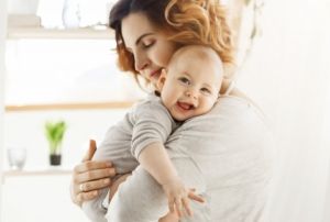 Anne st anneyi de bebei de koruyor