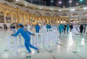 Kabe'nin etrafndaki bariyerler kaldrld