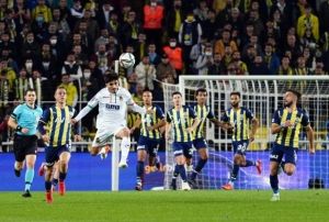 Fenerbahe 2 mata 6 puan kaybetti