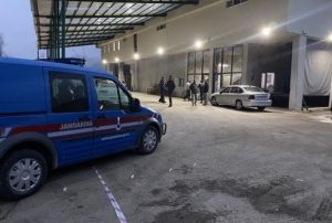 Telefonda tartt eski sevgilisini iyerinde  ldrd