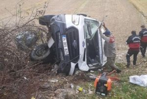 Cenaze arac devrildi: 1 l, 1 yaral