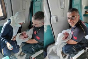 Doum sanclar balayan anne, ambulansta doum yapt