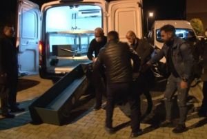 Eski e dehet sat: 1 l, 2 yaral