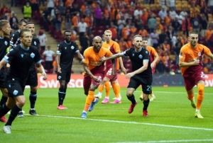 Galatasaray liderlik iin Lazio deplasmannda