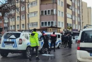 Yemek siparii verdi, telefonla kuryenin tacizine urad