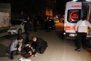 Eini otele bakasyla girdiini grnce baklayarak ar yaralad