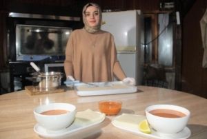 Scak orba ile souk hamurun birletii lezzet; Araba orbas