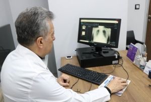 Uzmanlar, Kovid-19un birka ay ierisinde biteceini ngryor