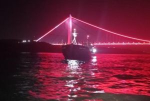 stanbul Boaz'nda gemi trafii ift ynl askya alnd