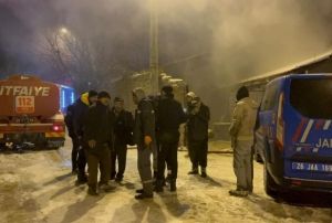 Saatlerce sren yangnda 80 kadar hayvan telef oldu