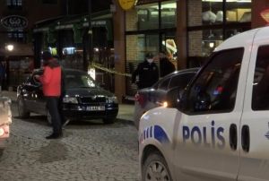  2 karde mermilerin hedefi oldu: 1 l, 1 yaral