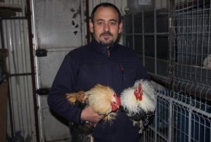 Hobi olarak balad ek iiydi, isiz kalnca tek ii oldu