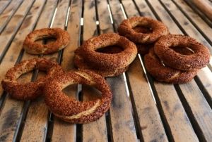 Siyez unundan simit yapt, taleplere yetiemiyor