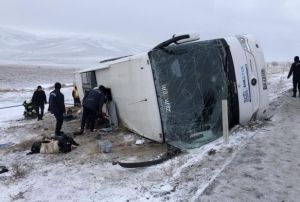 Konya'da otobs arampole devrildi: 5 l, 42 yaral