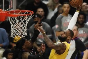 LeBron James, NBA tarihine geti!