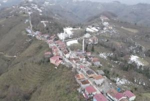 Ayn sokaktaki kap komular 2 dakika farkla iftar ayor