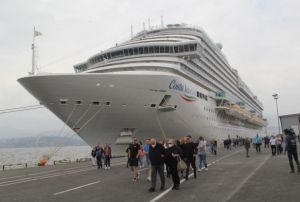 Yzen otel zmir Limanna demir att