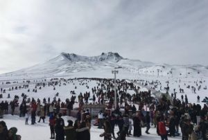 Erciyeste bereketli sezon: 2 milyon ziyareti