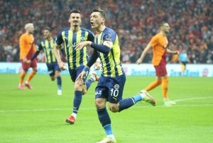 Fenerbahe'de Mesut zil bilmecesi